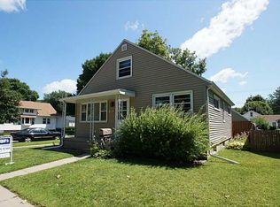 1901 Hamilton St SW, Cedar Rapids, IA 52404