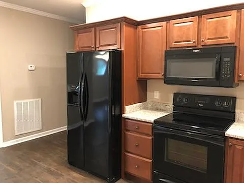 3612 Belmont Circle NW — Photo 4