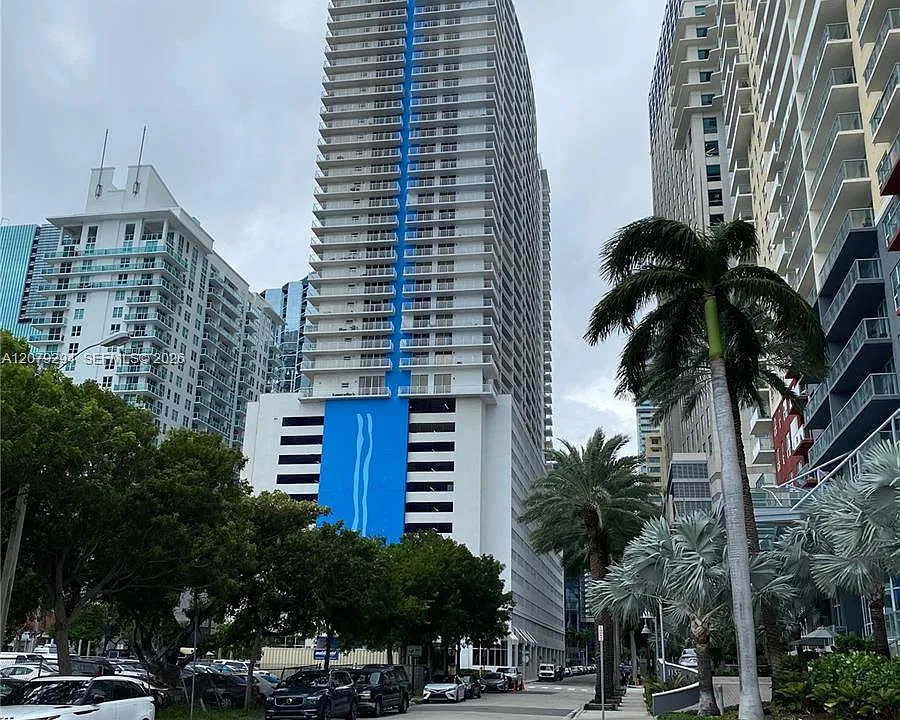 1200 Brickell Bay Dr #2303