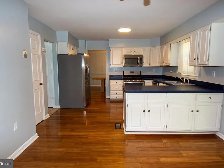 11940 Galaxy Ln — Photo 18