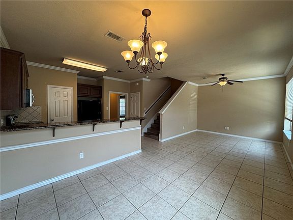 4th image of 215 Forest Dr
