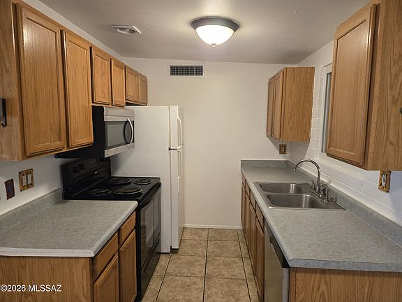 5th image of 4019 S Lone Palm Dr