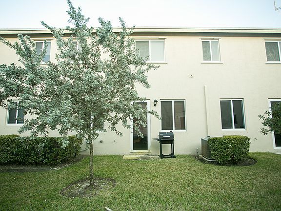 2nd image of 21414 NW 13th Pl