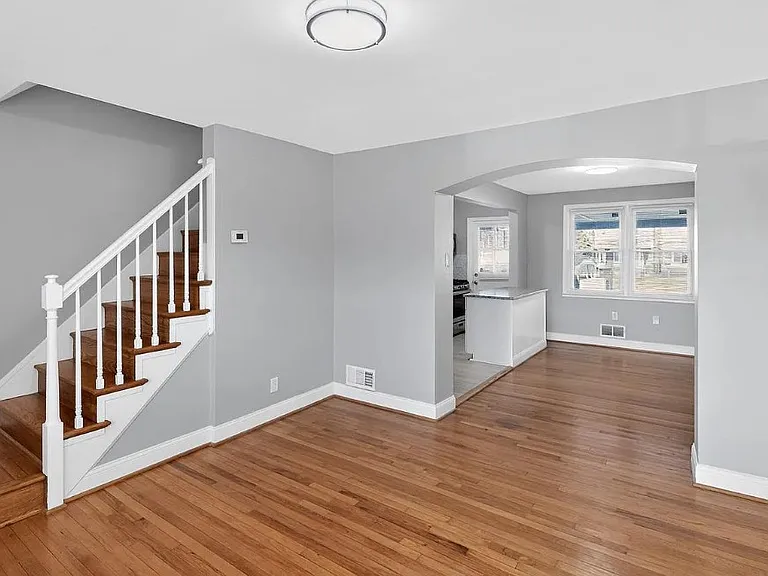 3425 Dunran Rd — Photo 5