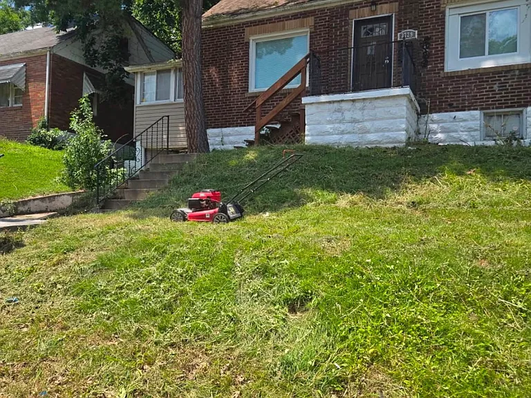 3729 Avondale Ave — Photo 2
