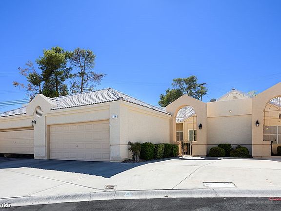 3rd image of 494 Fallwood Ln