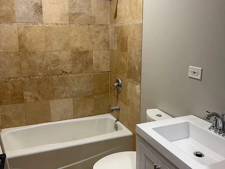 3234 W Fullerton Ave #REAR — Photo 14