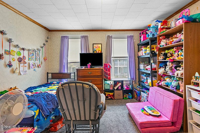 4th image of 319 W Clinton Street