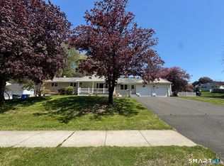 44 Saint James Ave, Enfield, CT 06082