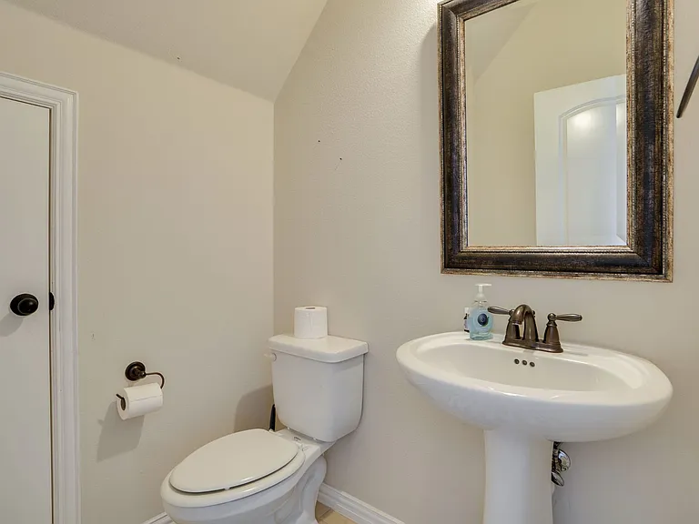 1604 Woodrose Ct — Photo 33
