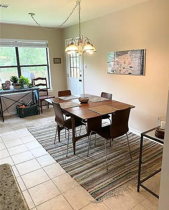 4 bed, 4.5 bath, 1590 sqft, $3,500 — Photo 4