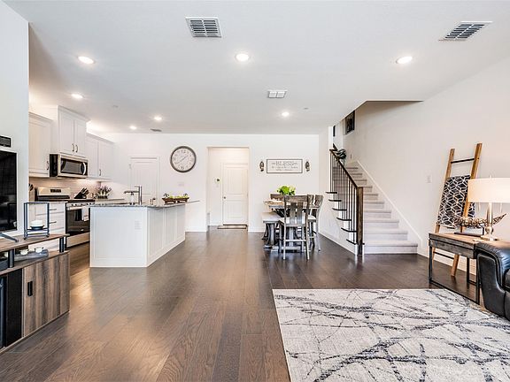 2nd image of 7292 Sideoats Gama St