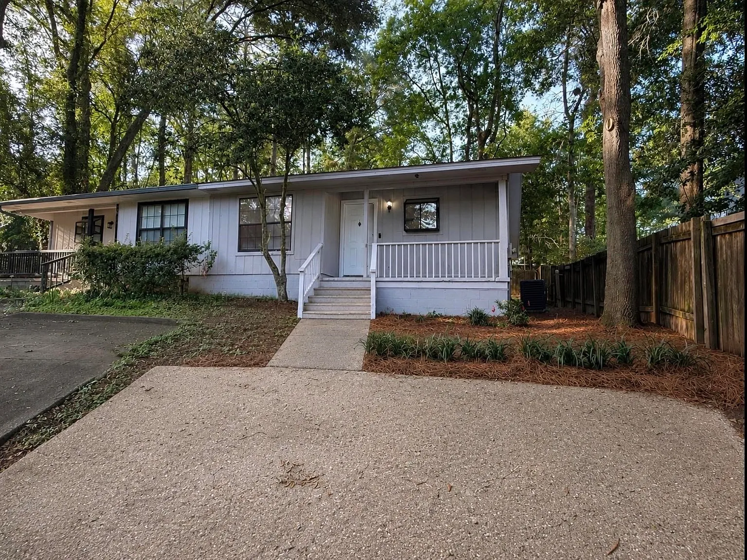2 bed, 2.0 bath, 1052 sqft, $1,500 — Photo 2