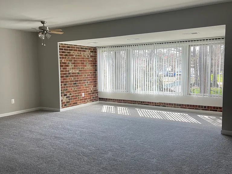 Skyview Apartments — Photo 11