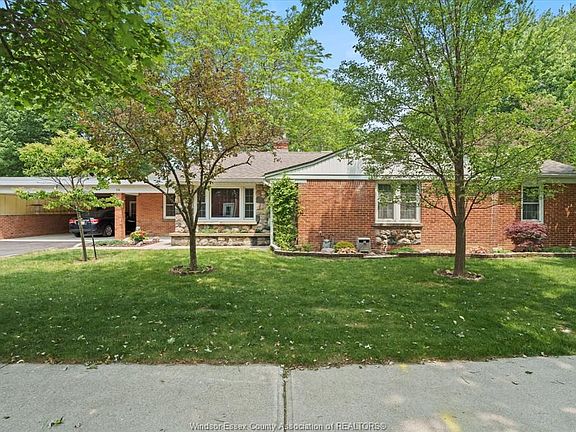 5th image of 16 Thorncrest St