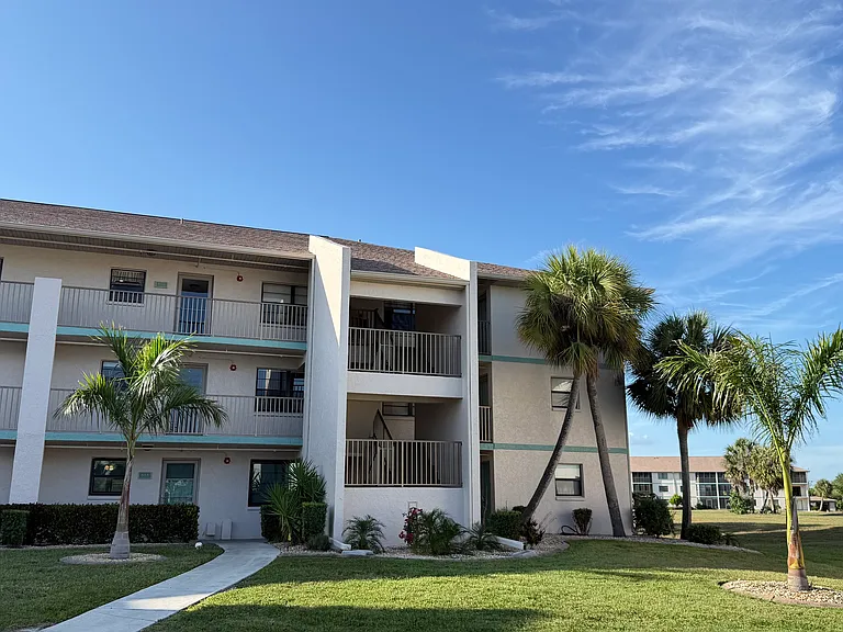 175 Kings Hwy #526 — Photo 9