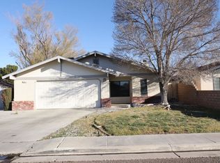 824 Walker Ln, Ridgecrest, CA 93555