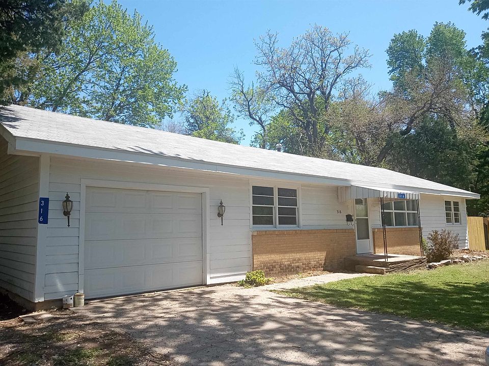 316 Harvey St, Halstead, KS 67056 Zillow