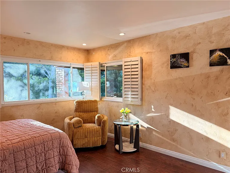 2500 Benedict Canyon Dr — Photo 17