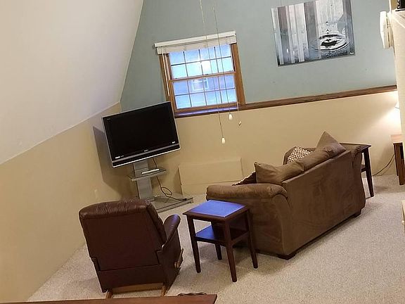 2nd image of 118 E Bremer Ave #203