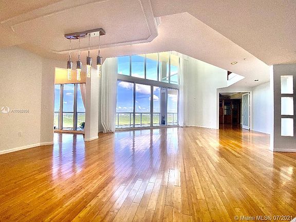 5th image of 6001 N Ocean Dr #Penthouse 3