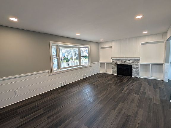 Spacious Living Room