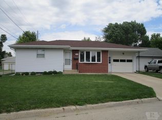 521 E Anthony St, Carroll, IA 51401