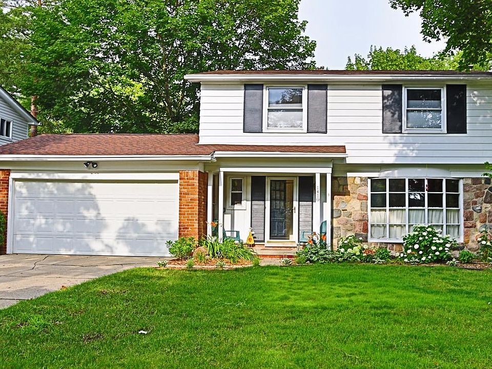 1st image of 1410 King George Blvd