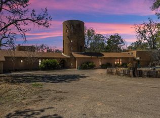 4900 Rio Grande Ln NW, Los Ranchos De Albuquerque, NM 87107