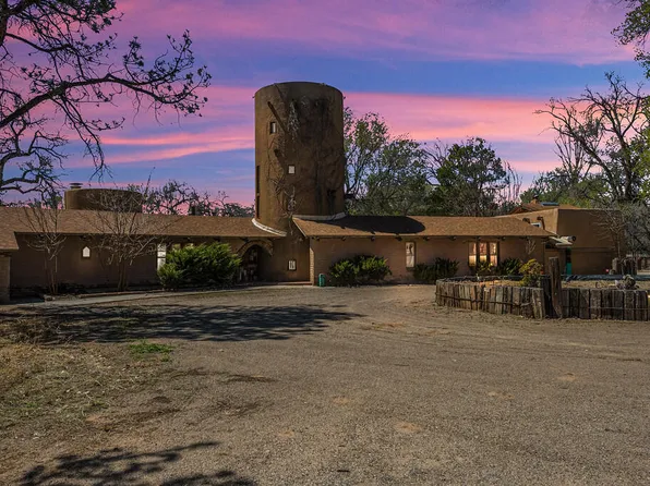 4900 Rio Grande Ln NW, Los Ranchos De Albuquerque, NM 87107