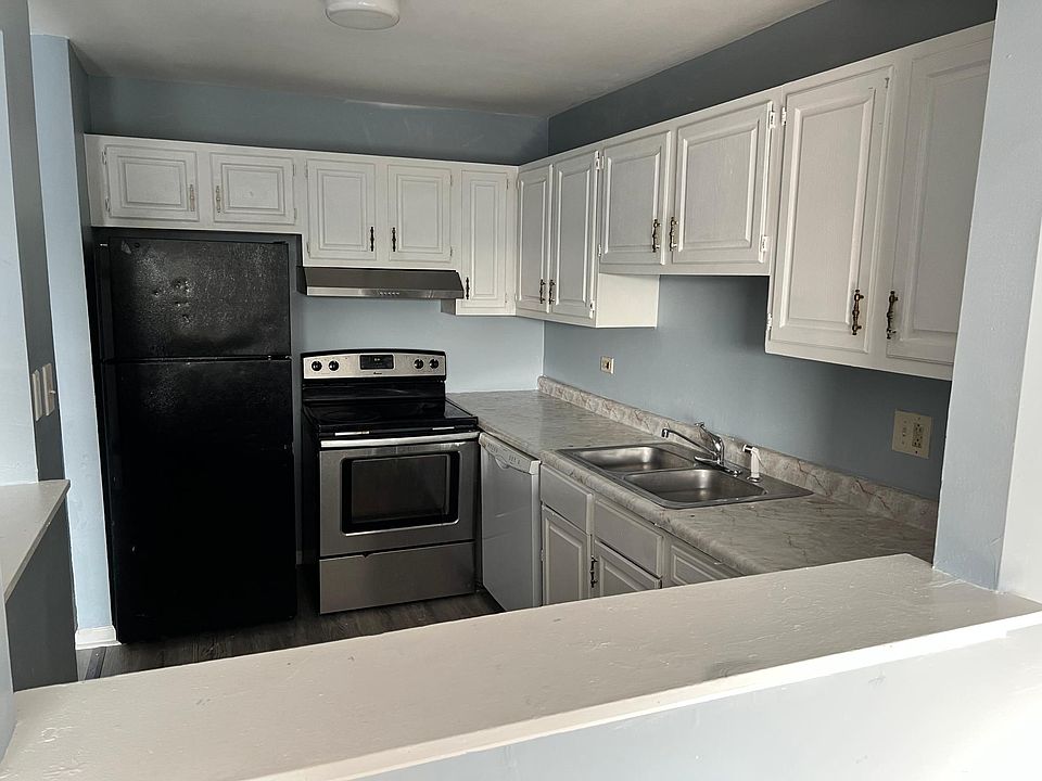 1st image of 4125 Jennifer Ln APT 3F