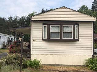 250 Valley View Dr, Oakdale, PA 15071