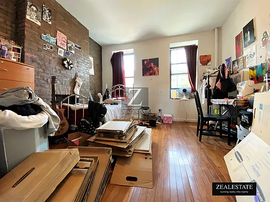 Rented by ZealEstate Group Inc | media 8