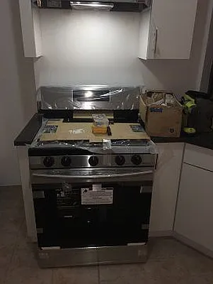 Rented by Eric Goodman Realty Corp | media 29