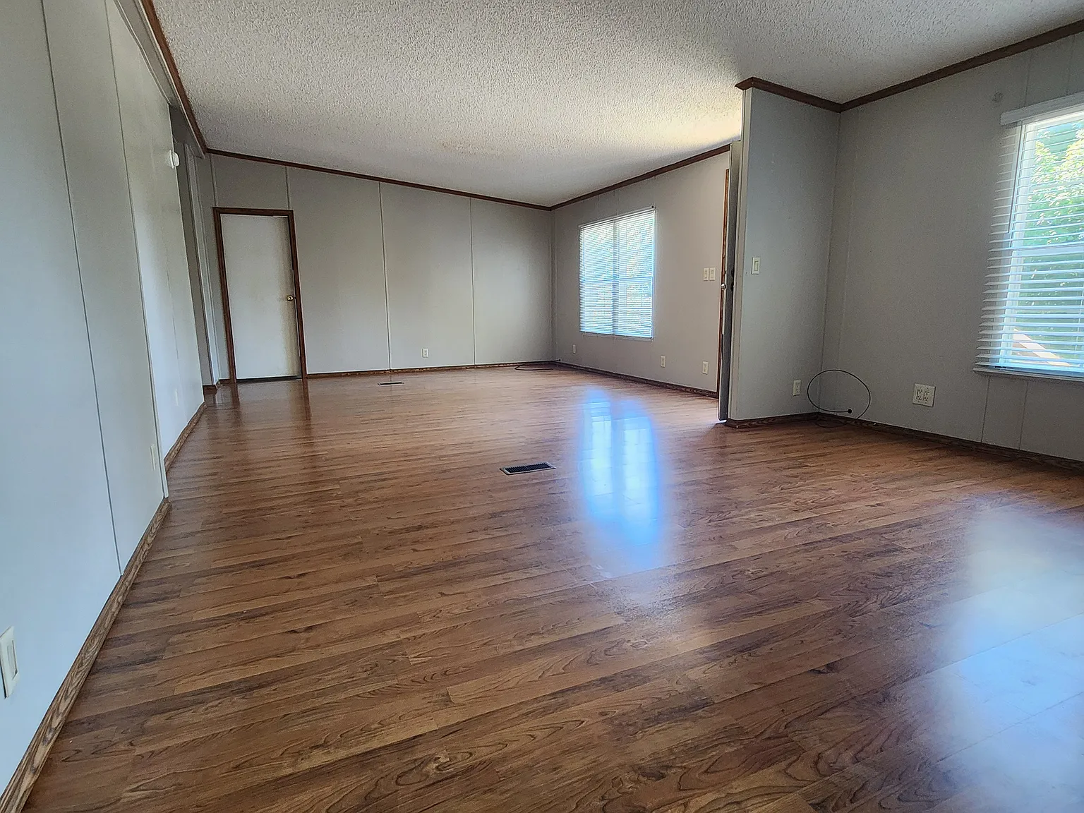 4 bed, 1900 sqft, $2,000 — Photo 4