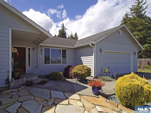 3rd image of 132 Westwind Dr