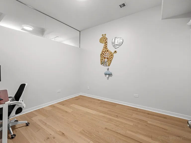 208 W Washington St #912 — Photo 14