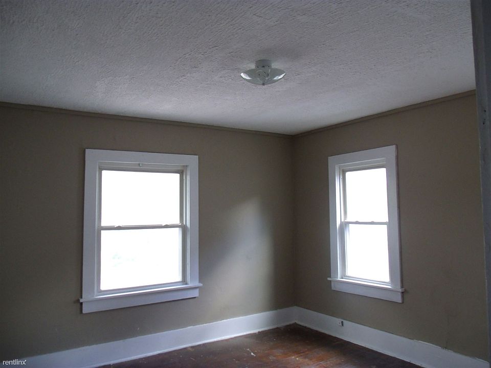 2nd image of 1919 N Douglas Ave