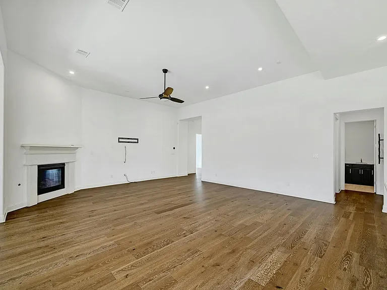2124 Bel Paese Bnd — Photo 13