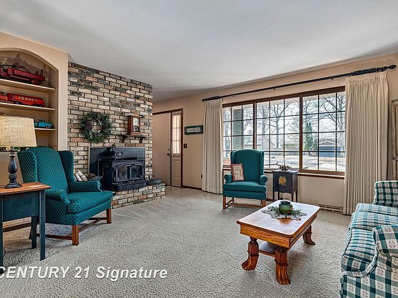 4th image of 1181 Curwood Rd