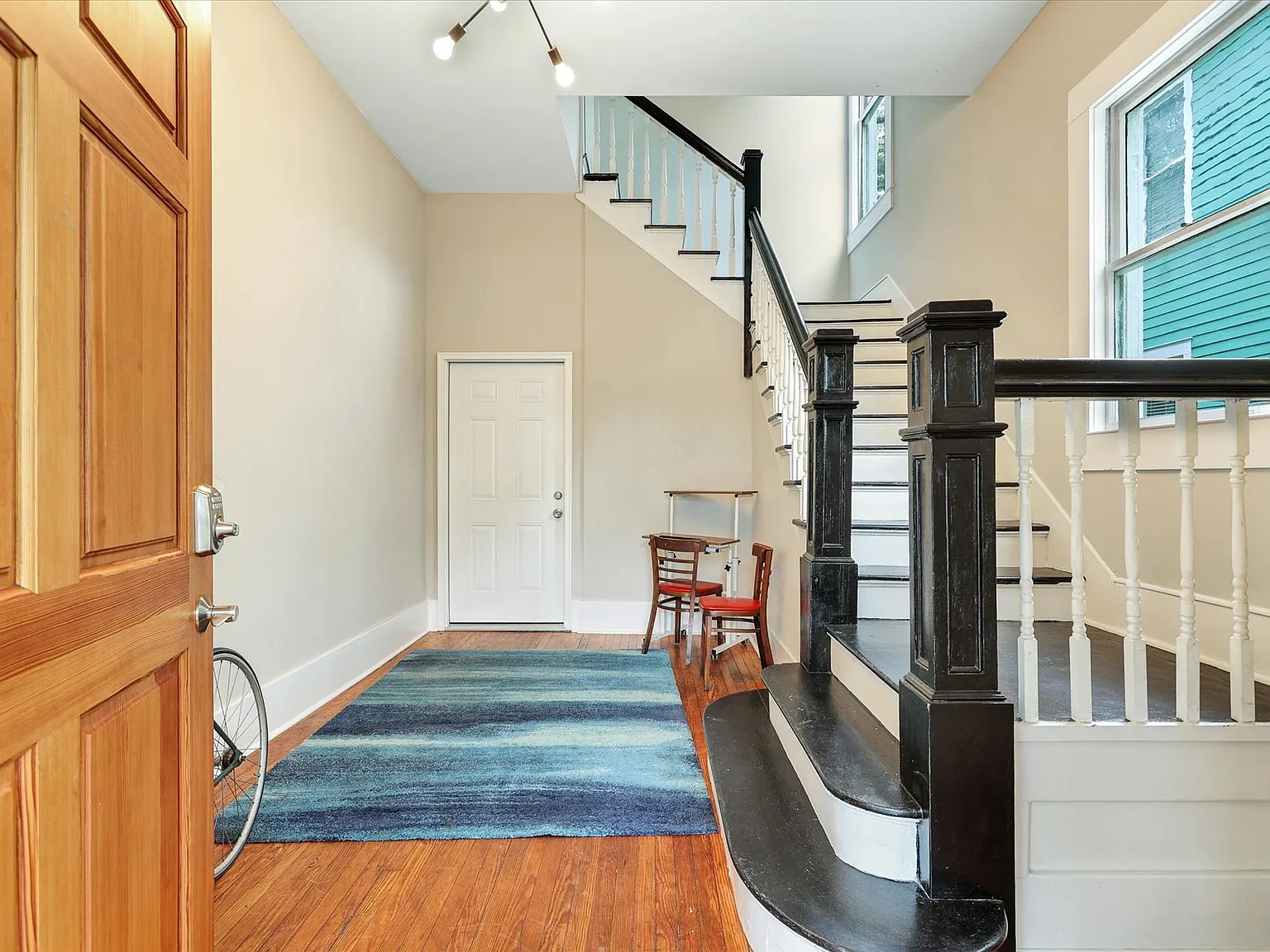 3 bed, 1400 sqft, $2,500 — Photo 4