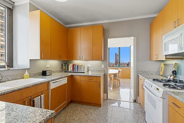 Sold by Compass | media 6