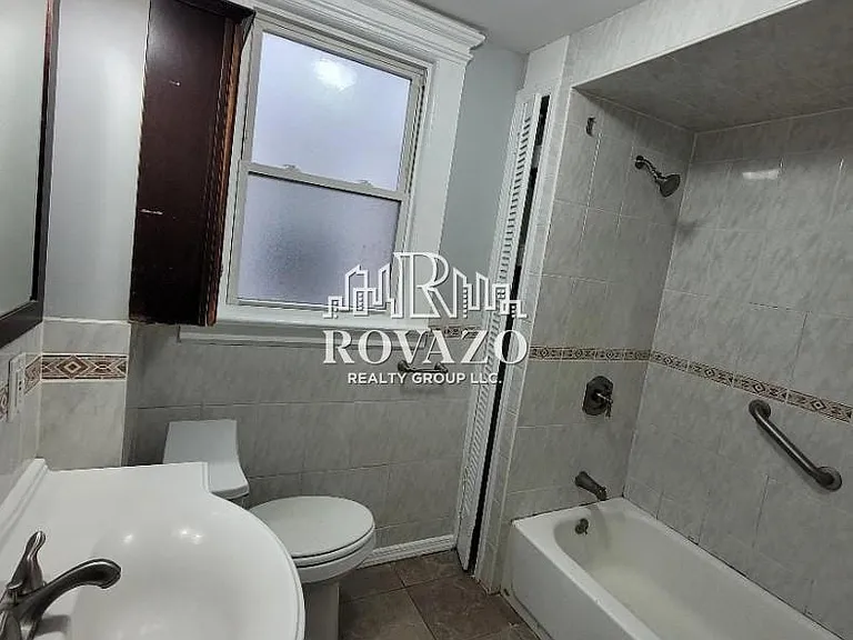 69 Farley Ave #1A — Photo 2
