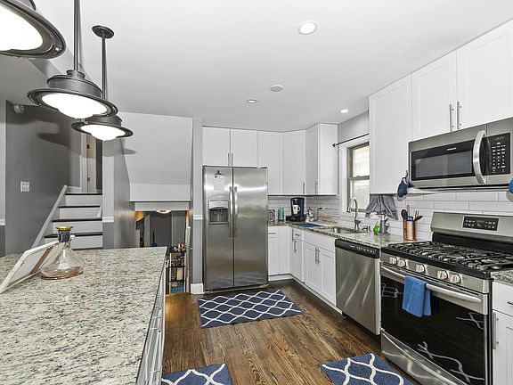 3rd image of 14537 Sanderson Ave