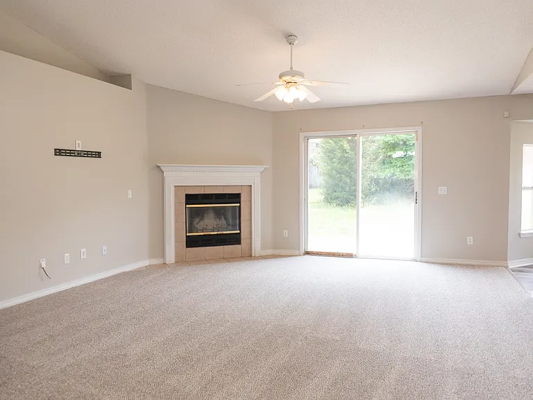 465 Jillian Dr — Photo 9