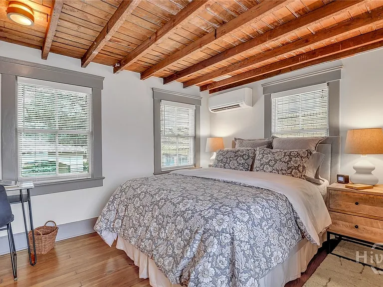 410 1/2 E Victory Dr #CARRIAGE HOUSE — Photo 18
