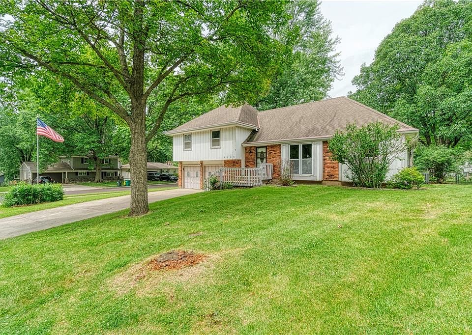 9028 Carter Cir, Overland Park, KS 66212 | Zillow