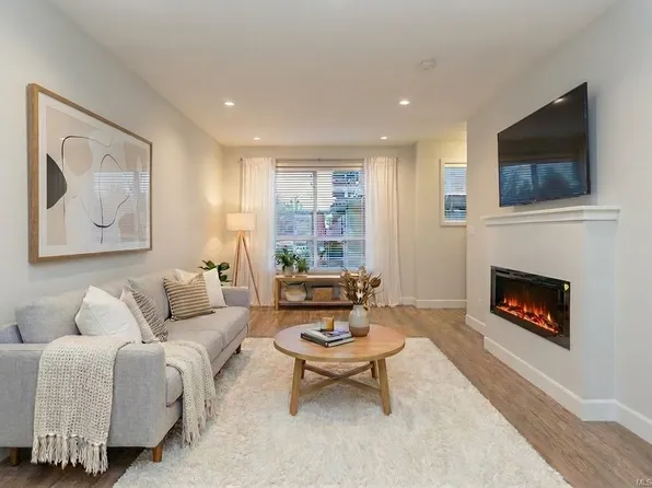 3351 Luxton Rd #1206, Langford, BC V9C 0P2