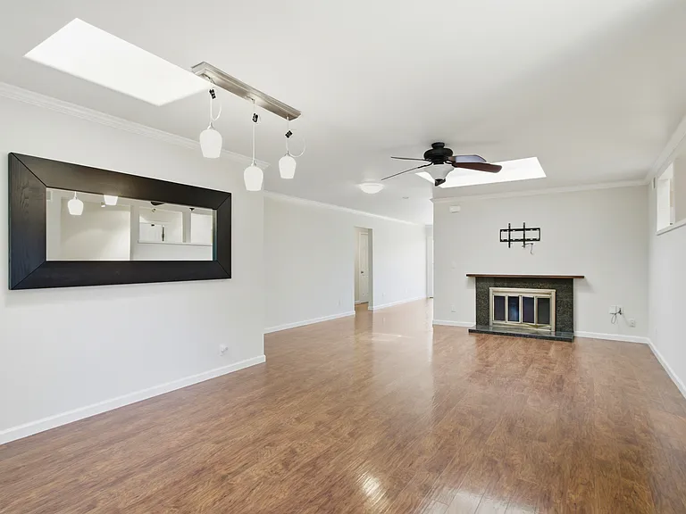 215 Longridge Rd — Photo 8
