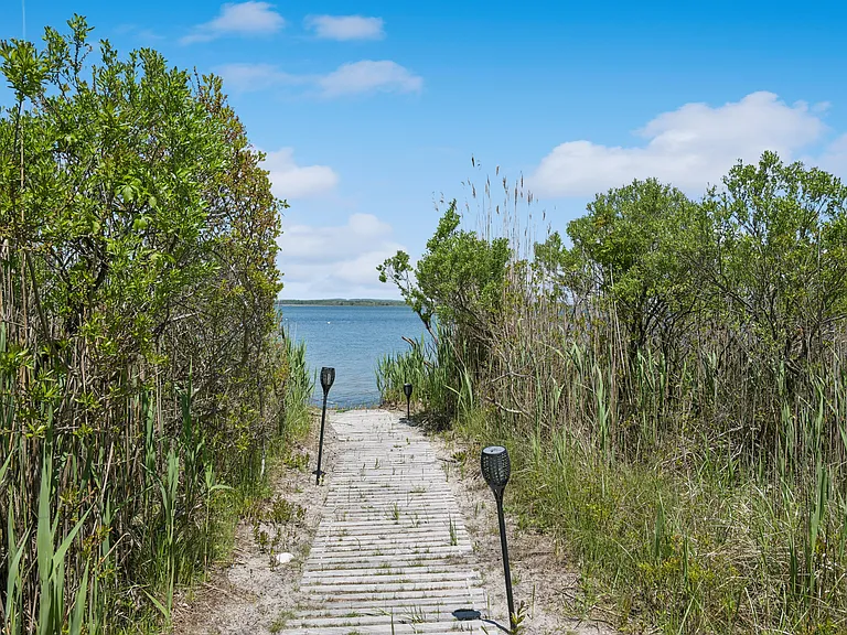 Dune Rd — Photo 8